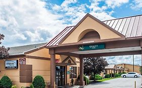 Quality Inn Buffalo Airport 3*